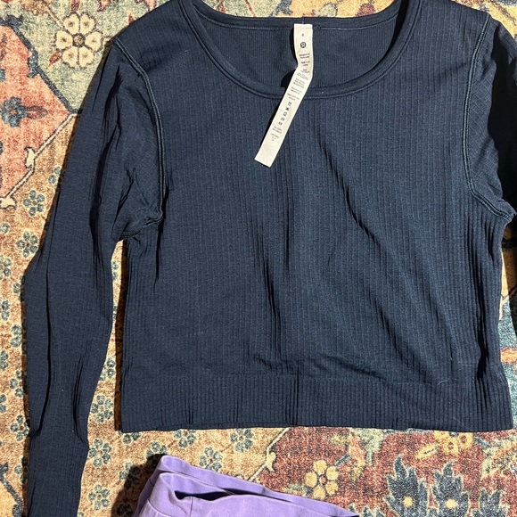 Lululemon Athletica Navy Ribbed Top - Picture 4 of 5